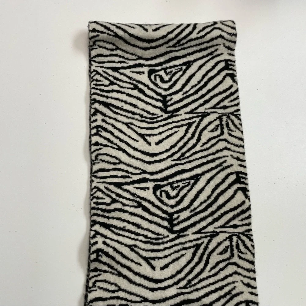 Michael Kors Scarf Soft Wool Animal Print Zebra Black Cream
